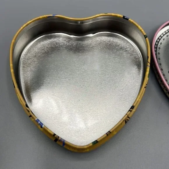 Brighton Tin Heart Floral Box - Picture 5 of 5
